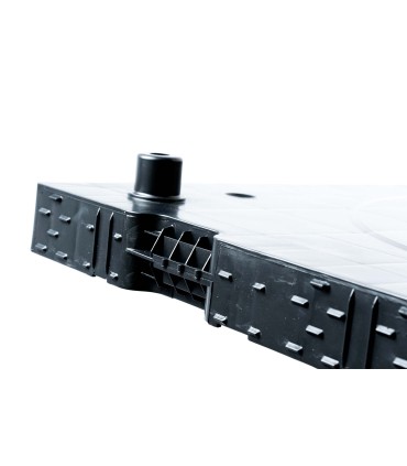 End-plates with hole